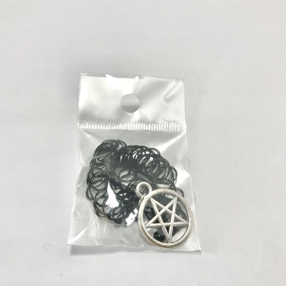 🔥Silver Pentagram Star Pendant Choker Necklace - Picture 2 of 2